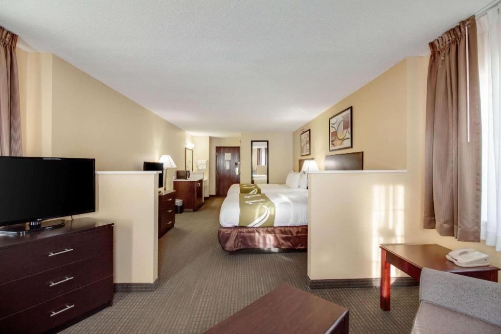Quality Inn & Suites Arbor Exterior foto